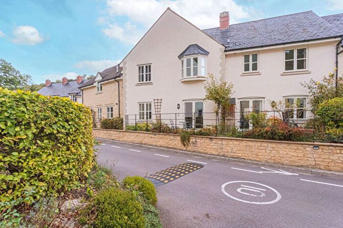 3 Bedroom Flat For Sale In Woodchester Valley Village, Inchbrook, GL5