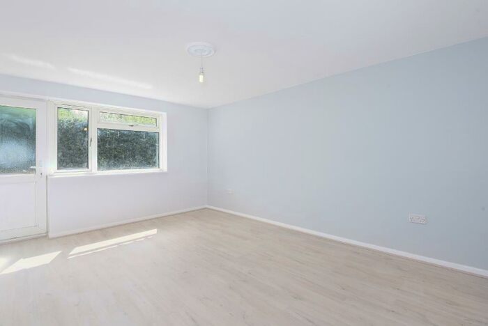 2 Bedroom Apartment To Rent In Langdale Gardens, Earley, RG6