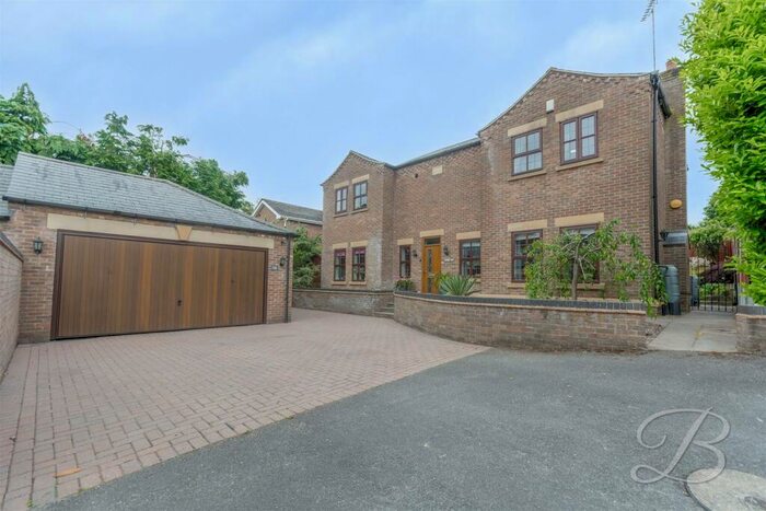 4 Bedroom Detached House For Sale In Main Road, Ravenshead, Nottingham, NG15