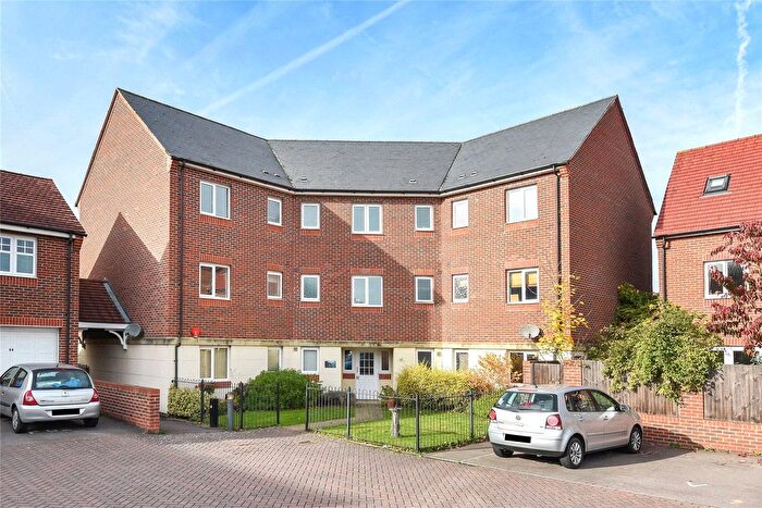 2 Bedroom Flat To Rent In Osprey Avenue, Bracknell, Berkshire, RG12