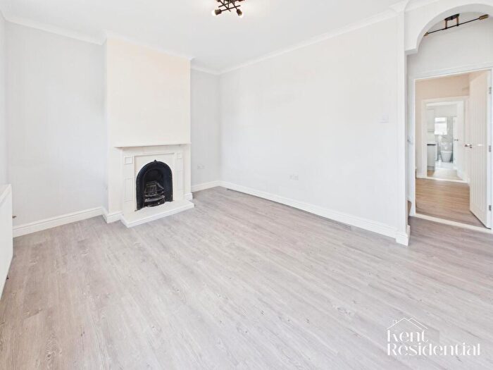 3 Bedroom Terraced House To Rent In Melbourne Road, Chatham, ME4