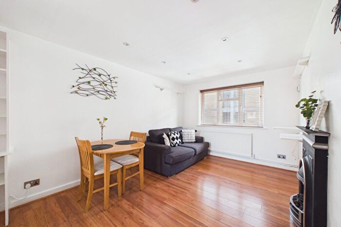 1 Bedroom Flat To Rent In Haven Court, Reading, Berkshire, RG1