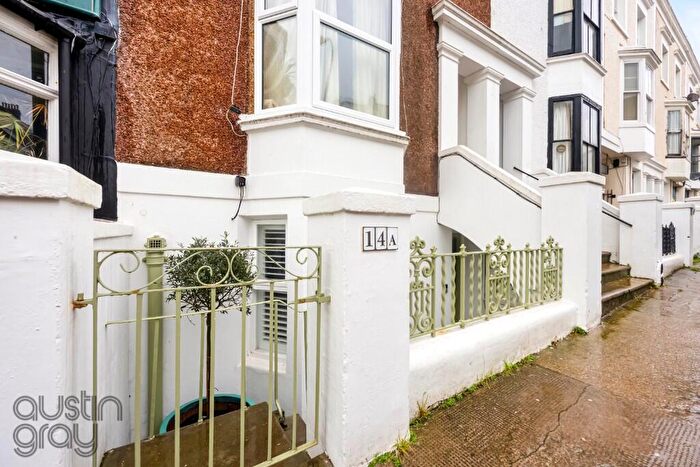 1 Bedroom Flat For Sale In Farm Road, Hove, East Sussex, BN3