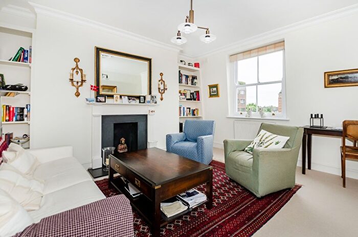 2 Bedroom Flat To Rent In Earls Court Road, London, W8