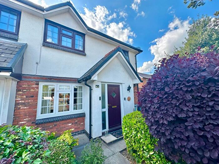 2 Bedroom Apartment For Sale In Yew Tree Drive, Nantwich, Cheshire, CW5