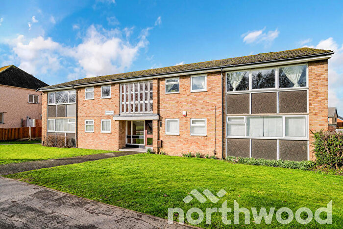 2 Bedroom Flat For Sale In Gadesden Road, West Ewell, Epsom, KT19