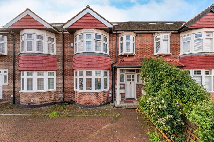 1 Bedroom Flat For Sale In Grand Drive, Raynes Park, London, SW20