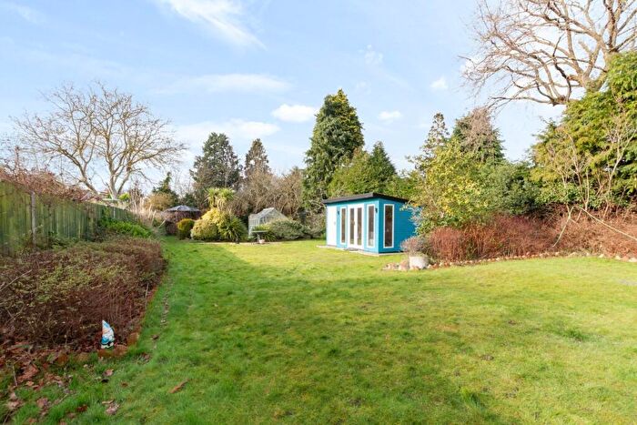 4 Bedroom Detached House For Sale In Baldwyns Park, Bexley, DA5