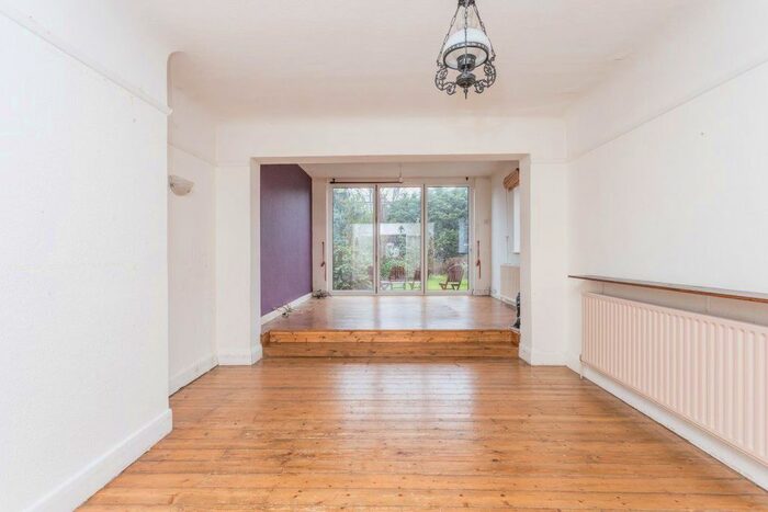 3 Bedroom Property To Rent In West Barnes Lane, New Malden KT3