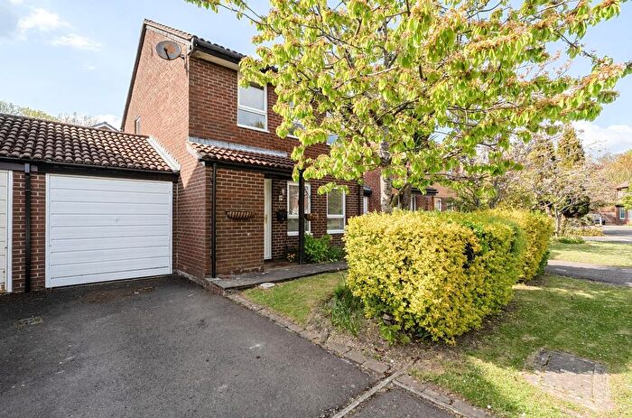 3 Bedroom Link Detached House For Sale In Ormesby Drive, North Millers Dale, Chandlers Ford, SO53