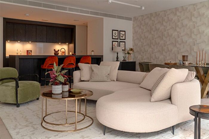 3 Bedroom Flat To Rent In Cork Street, Mayfair, W1S
