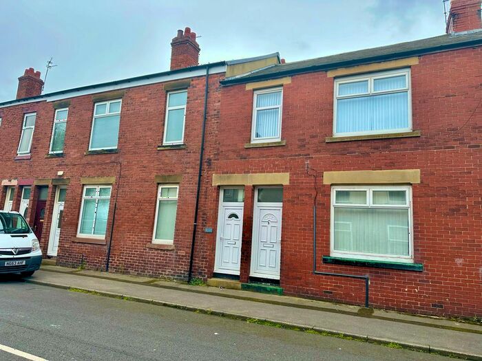 2 Bedroom Flat To Rent In Lyndhurst Terrace, Sunderland, SR4