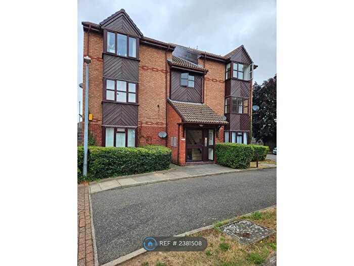 Studio To Rent In Farley Road, Gravesend, DA12