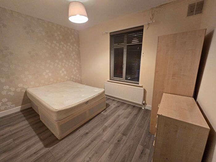 2 Bedroom Flat To Rent In Forest Road, London, E17