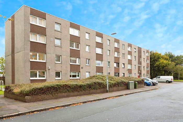 3 Bedroom Maisonette For Sale In Melrose Avenue, Linwood, Paisley, PA3