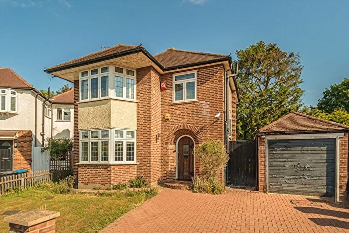 3 Bedroom Detached House To Rent In Cromford Way, New Malden, KT3