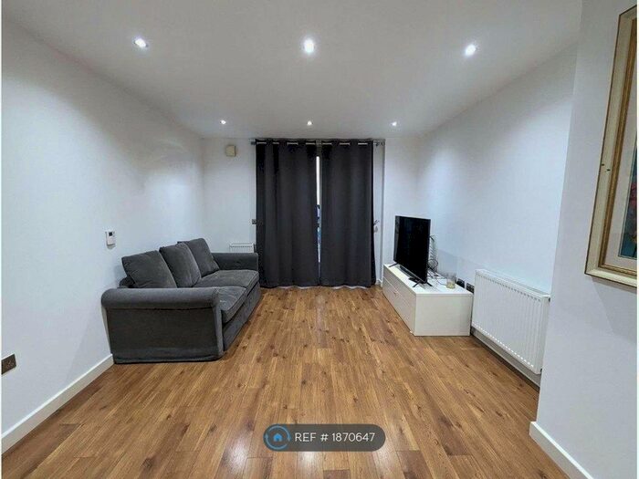 1 Bedroom Flat To Rent In Opal Court, London, E15
