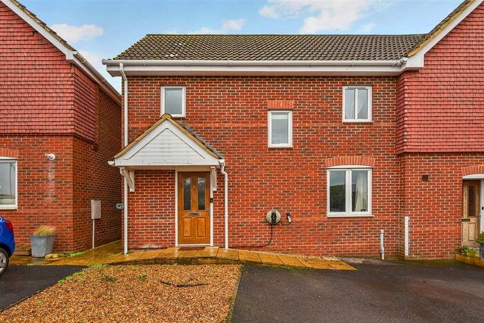 3 Bedroom Semi-Detached House To Rent In Cherry Orchard, Whitchurch, RG28