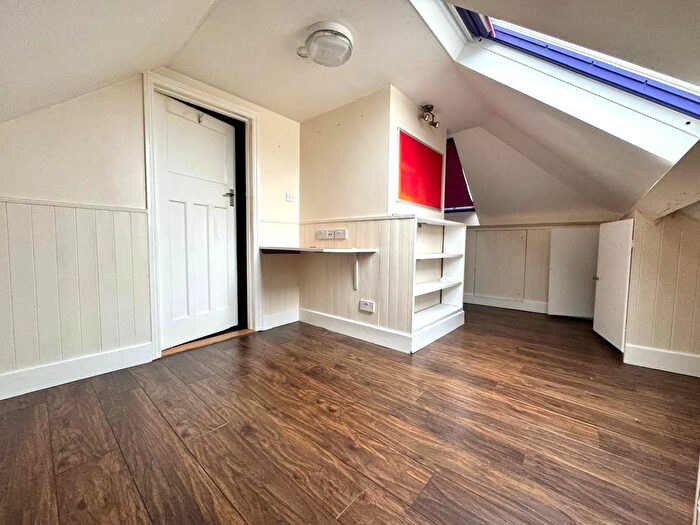 4 Bedroom Semi-Detached House To Rent In Longstomps Avenue, Chelmsford, CM2