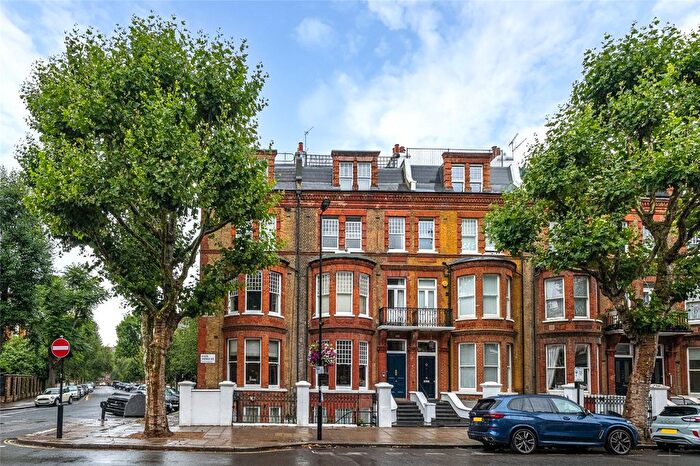2 Bedroom Flat For Sale In Elgin Avenue, Maida Vale, London, W9