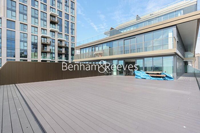 3 Bedroom Flat To Rent In Merino Gardens, London, E1W