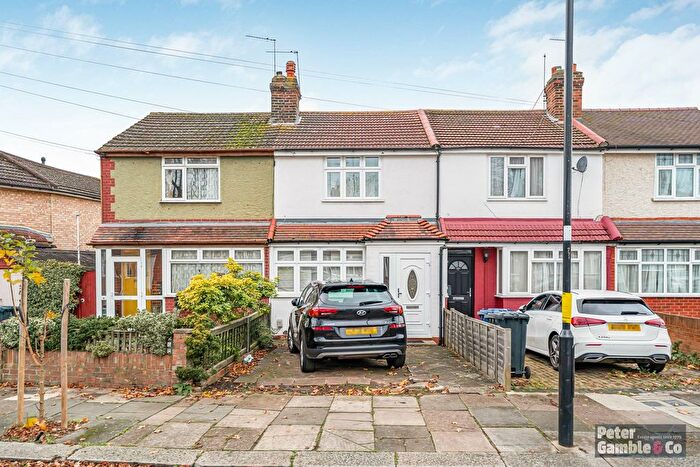 2 Bedroom Property For Sale In Empire Road, Perivale, Greenford, UB6