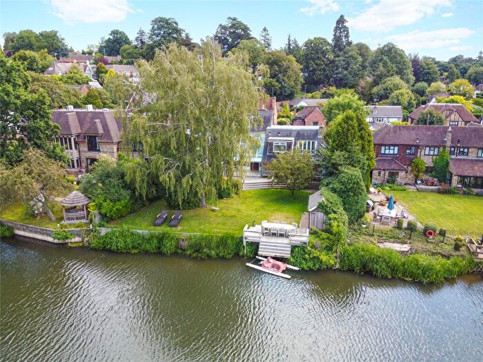 5 Bedroom Detached House To Rent In Riverside Drive, Esher, Surrey, KT10