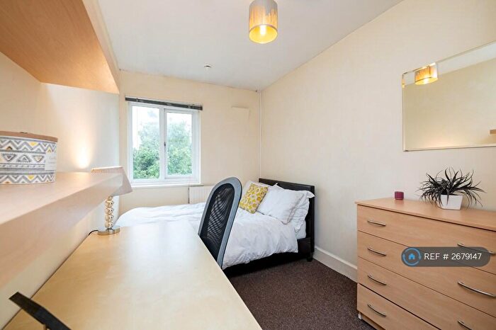 3 Bedroom Semi Detached House To Rent In Lee Road, Leamington Spa, CV31