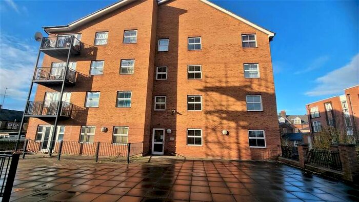 2 Bedroom Flat To Rent In Holly Street, Luton, LU1