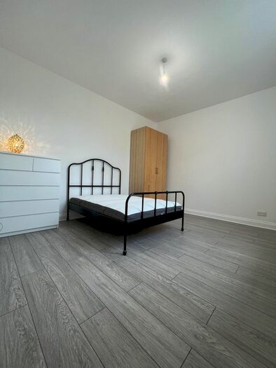 1 Bedroom Flat To Rent In Stoke Newington Road, London, N16