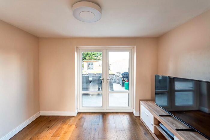 5 Bedroom End Terrace House For Sale In Fox Covert Lane, Misterton, Doncaster, DN10
