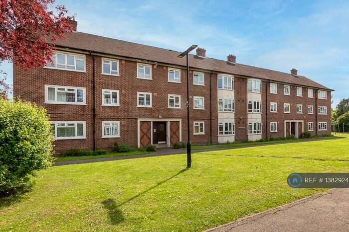4 Bedroom Flat To Rent In Albert Close, London, N22