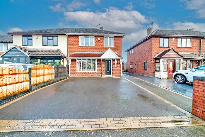 3 Bedroom Semi-Detached House For Sale In Coronation Road, Wednesbury, WS10