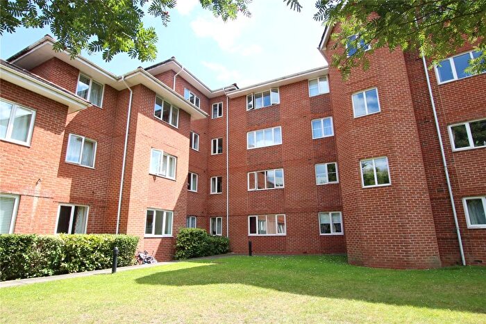 2 Bedroom Flat To Rent In Kings Oak Court, Queens Road, Reading, Berkshire, RG1