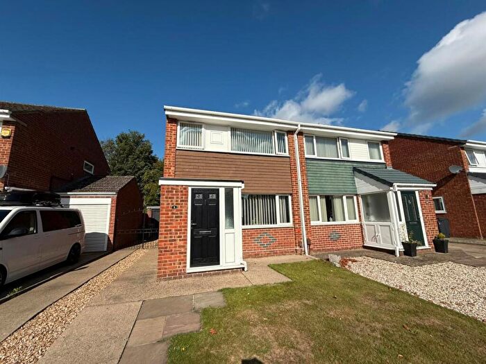 3 Bedroom Semi-Detached House For Sale In Kilmarnock Road, Darlington, DL1