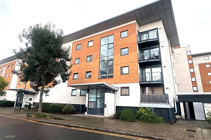 1 Bedroom Flat To Rent In Fishguard Way, E16