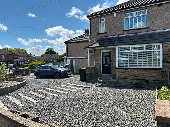 3 Bedroom Semi Detached House For Sale In Elmfield Drive, Bradford, BD6