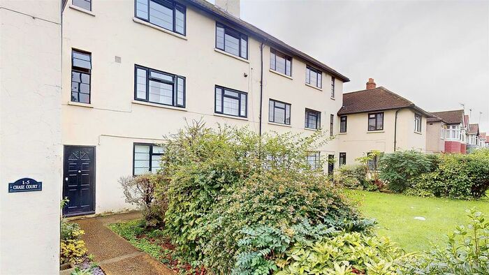 2 Bedroom Flat To Rent In Amhurst Gardens, Isleworth, TW7