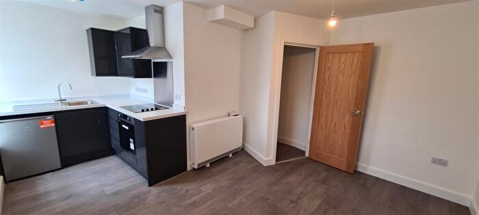 1 Bedroom Apartment To Rent In - High Street, SO14
