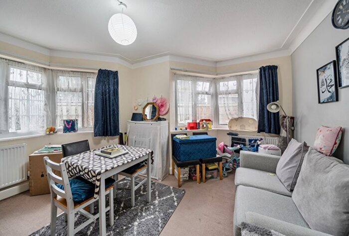 3 Bedroom Flat For Sale In Church Lane, London, NW9