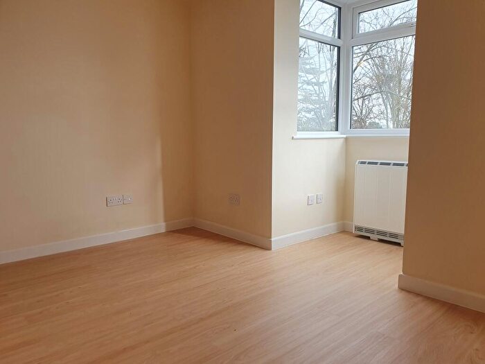 2 Bedroom Apartment To Rent In Elm Close, Bassett, SO16