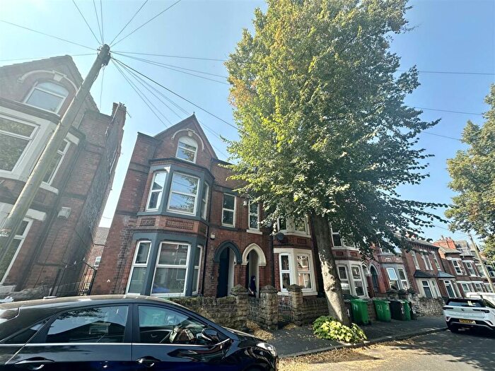 5 Bedroom House To Rent In Derby Grove, Nottingham, NG7