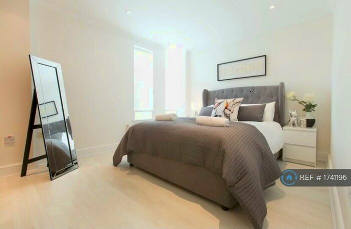 2 Bedroom Flat To Rent In Goswell Road, London, EC1V
