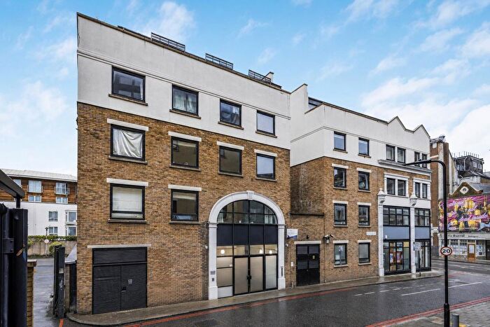 2 Bedroom Flat For Sale In Basing Place, Shoreditch, E2