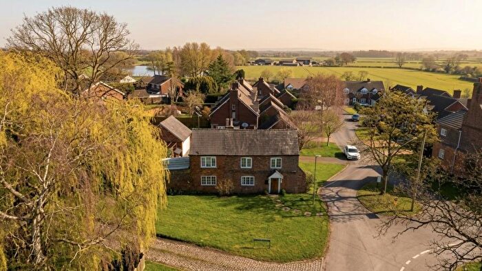3 Bedroom Detached House For Sale In Townfield Lane, Mollington, Chester, CH1