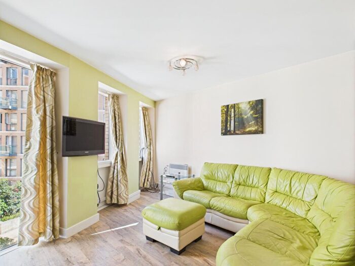 2 Bedroom Flat To Rent In Essex Street, City Centre, Birmingham, B5