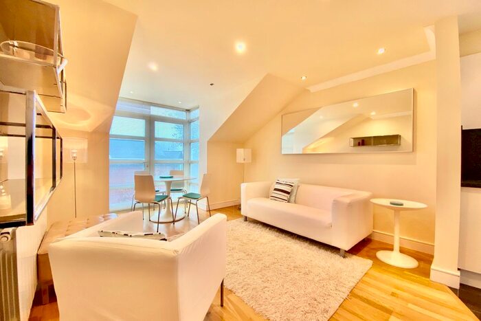 2 Bedroom Flat To Rent In Stainbeck Lane, Chapel Allerton, Leeds, LS7