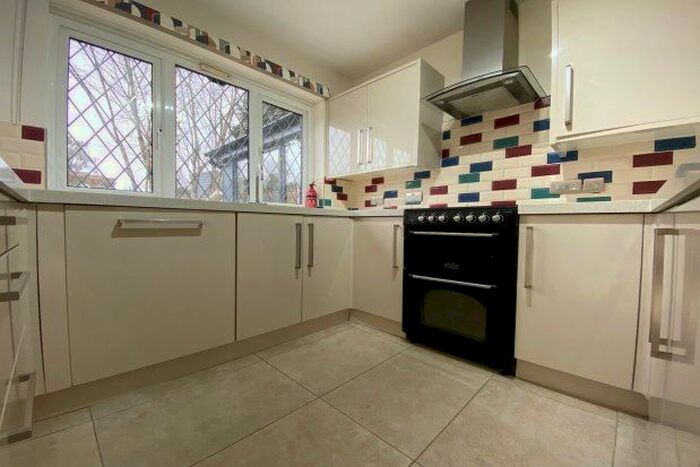 4 Bedroom Property To Rent In Crest Close, Sevenoaks, TN14