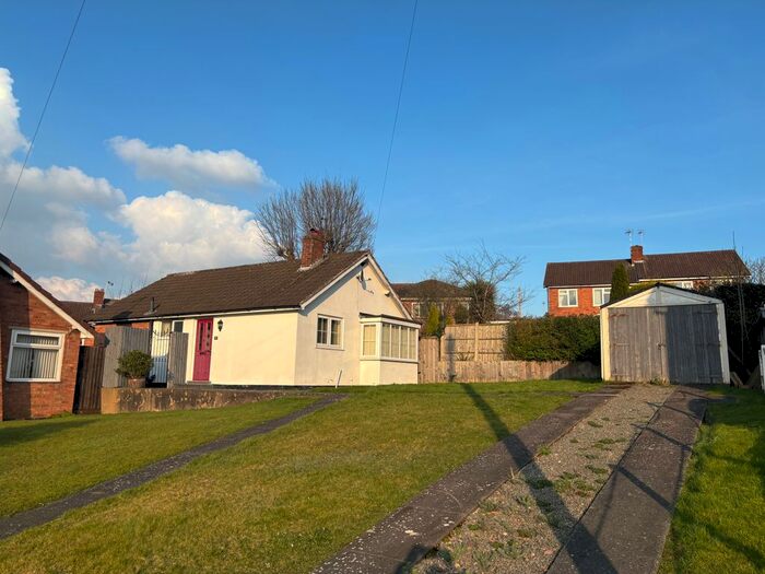 2 Bedroom Bungalow To Rent In Whitesand Close, Glenfield, Leicester, LE3