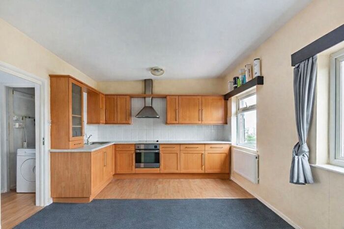 1 Bedroom Flat For Sale In Tinkers Wood Court, Parkham Road, Brixham, TQ5